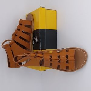 Wells Lace Up Ankle Sandals Size: 9